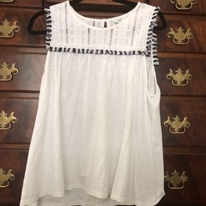 Crown & Ivy Pullover Sleeveless Top